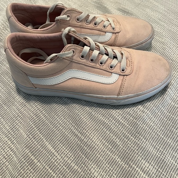 Vans - Picture 3 of 4